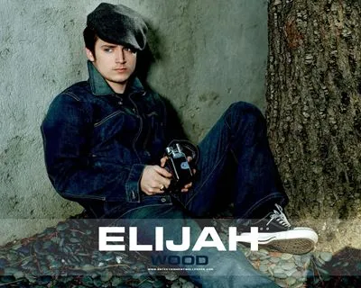 Elijah Wood Men's TShirt