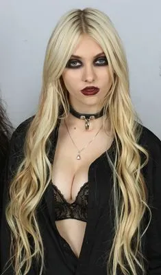 Taylor Momsen Prints and Posters