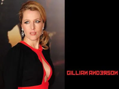 Gillian Anderson Men's TShirt