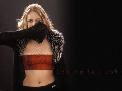 Leelee Sobieski Men's TShirt