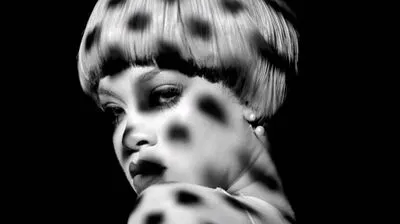 Rihanna 14x17