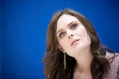 Emily Deschanel Prints and Posters