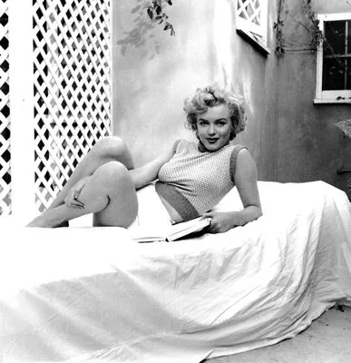 Marilyn Monroe White Water Bottle With Carabiner