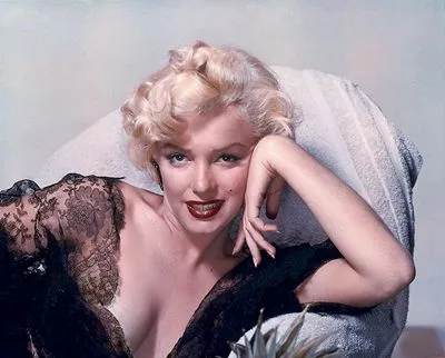 Marilyn Monroe 14oz White Statesman Mug