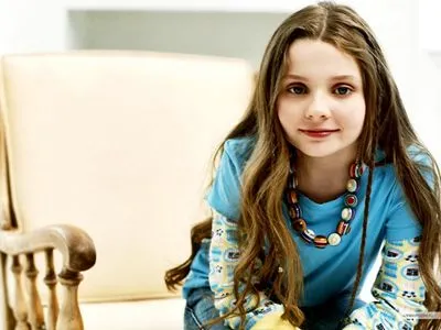 Abigail Breslin Posters and Prints