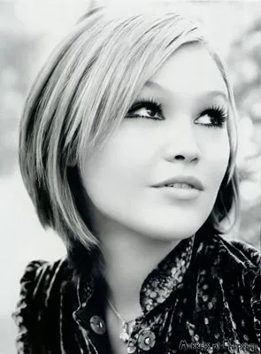 Julia Stiles Prints and Posters