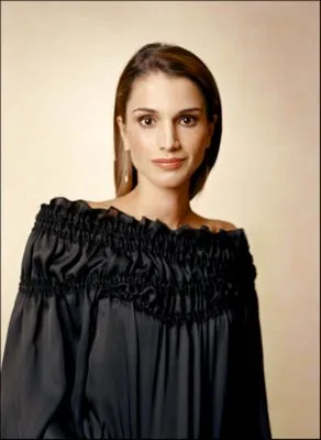 Queen Rania Al Abdullah Women's Junior Cut Crewneck T-Shirt