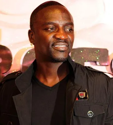 Akon Tote