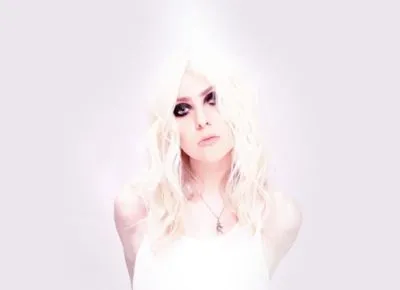 Taylor Momsen Prints and Posters