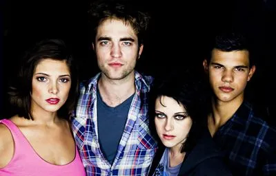 New Moon Cast Prints and Posters