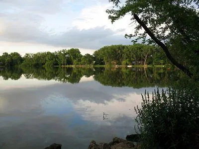 Lakes Apron